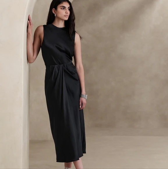 Banana Republic Signature Silk Tank - Black - Picture 1 of 5